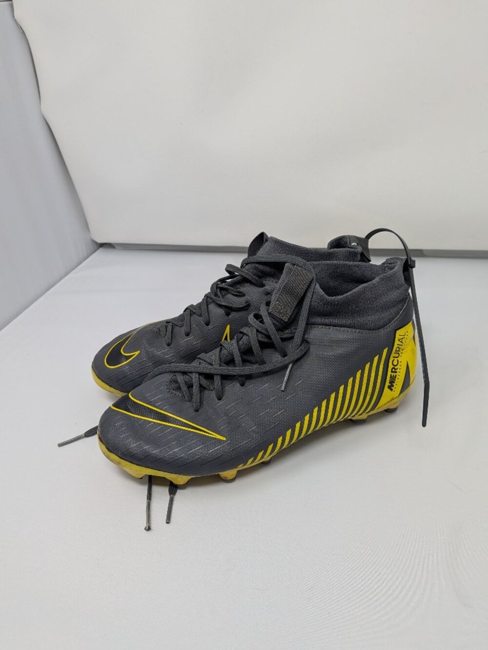 Nike Mercurial Soccer Cleats Youth US 4.5Y Black Yellow FG